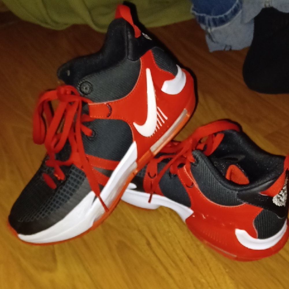 Nike Kids Black and Red Sneakers